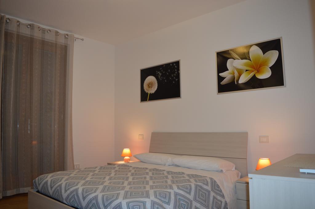 Residence Boschetti Manerba del Garda Pokój zdjęcie
